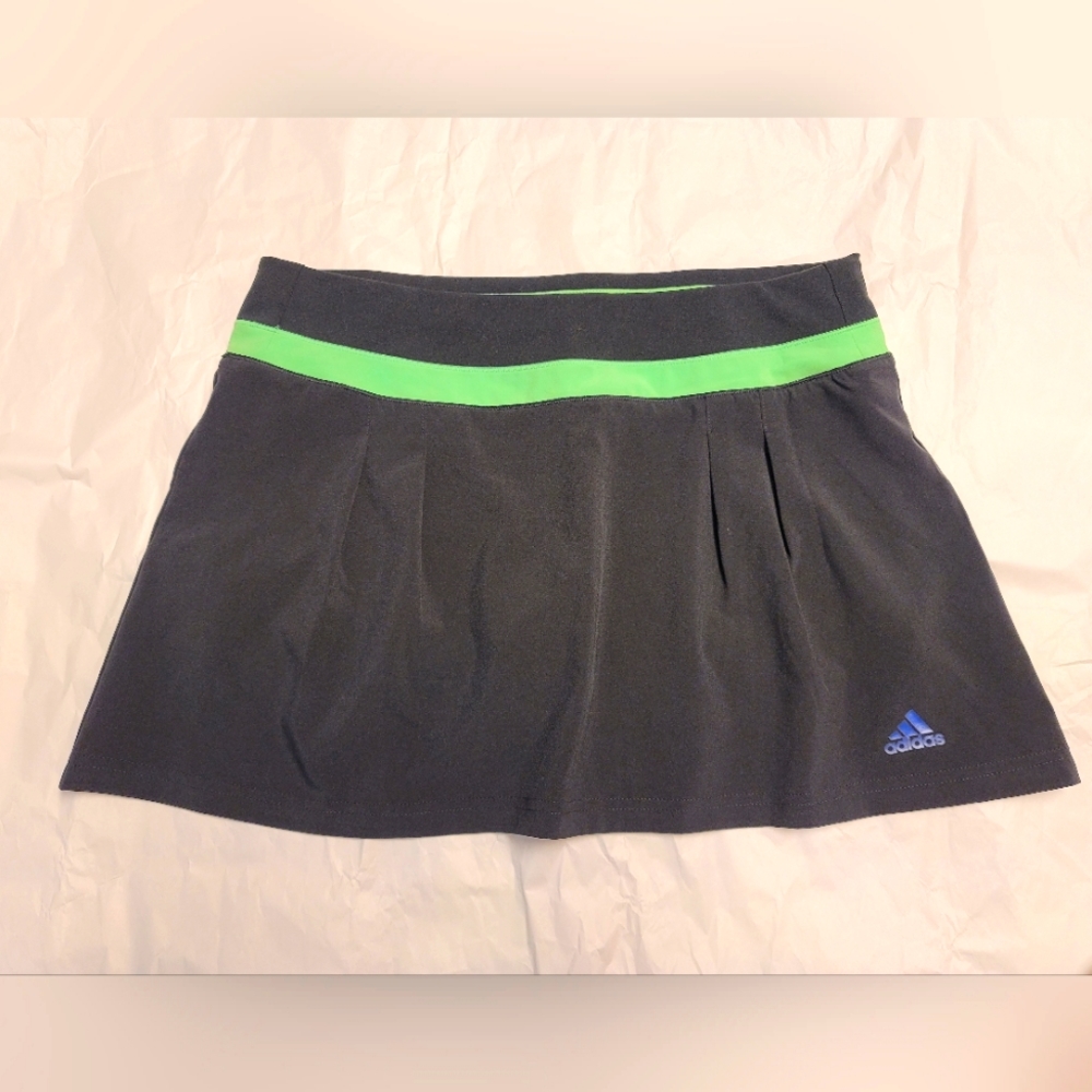 ADIDAS Climate Built-in Brief Athletic Skirt Size Small.